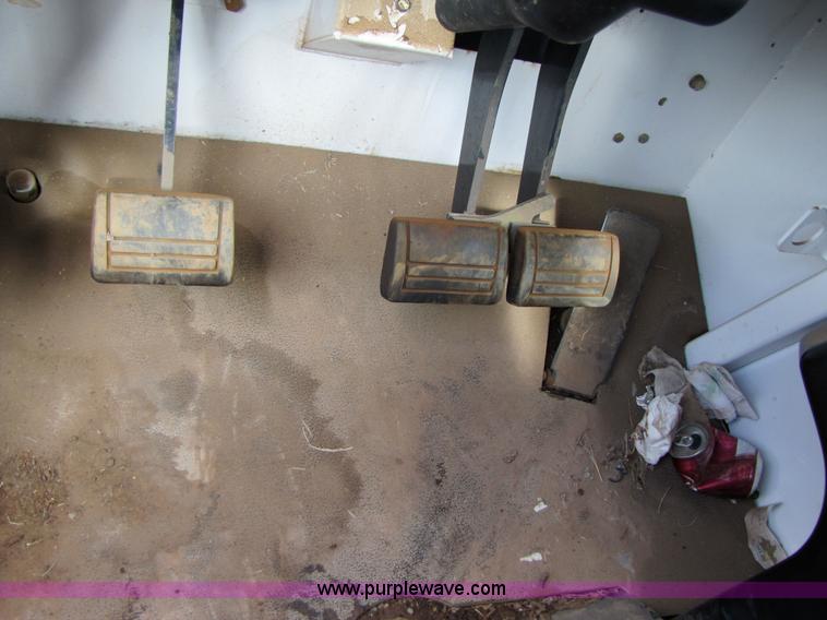 image for item 3493 2002 SpraCoupe 4440 sprayer