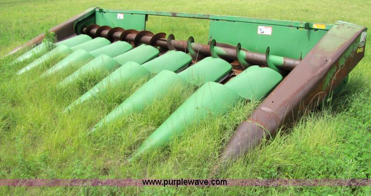 image for item 3499 1991 John Deere 843 corn head