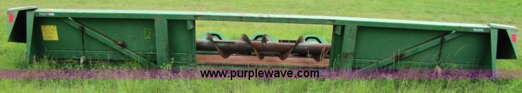 image for item 3499 1991 John Deere 843 corn head