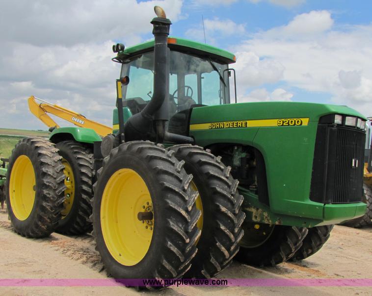 image for item 3505 2000 John Deere 9200 4WD tractor
