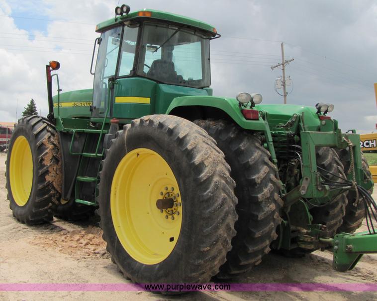 image for item 3505 2000 John Deere 9200 4WD tractor