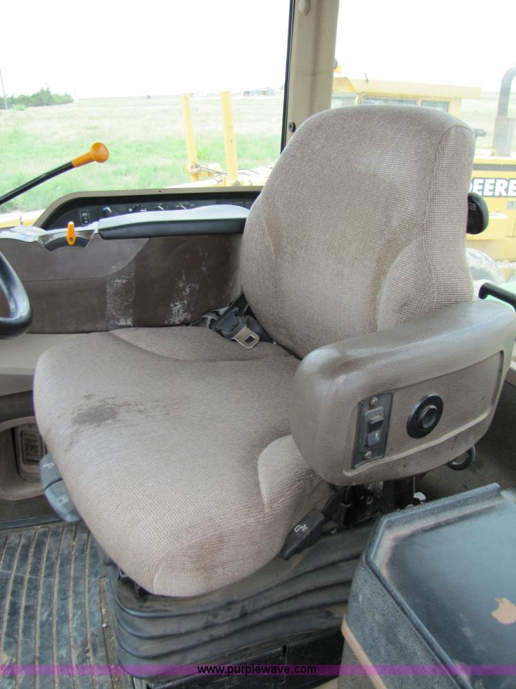 image for item 3505 2000 John Deere 9200 4WD tractor