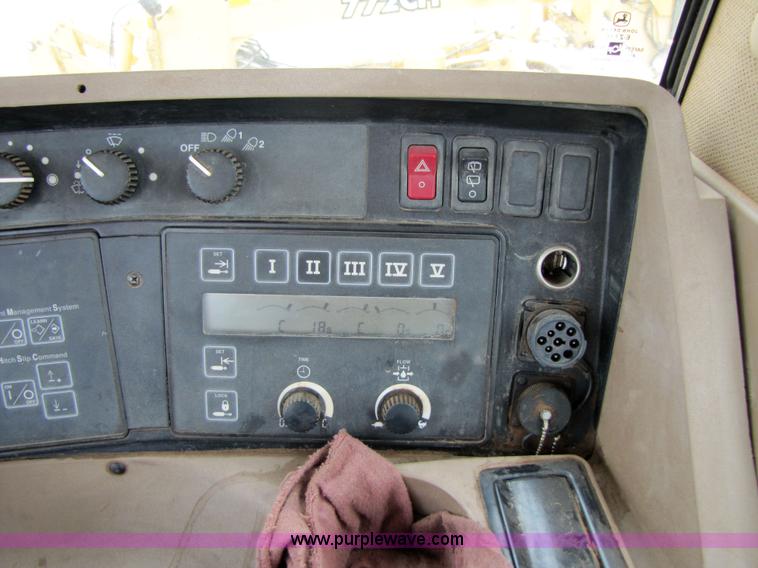 image for item 3505 2000 John Deere 9200 4WD tractor