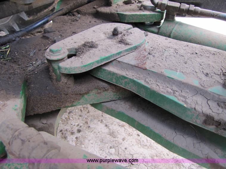 image for item 3505 2000 John Deere 9200 4WD tractor