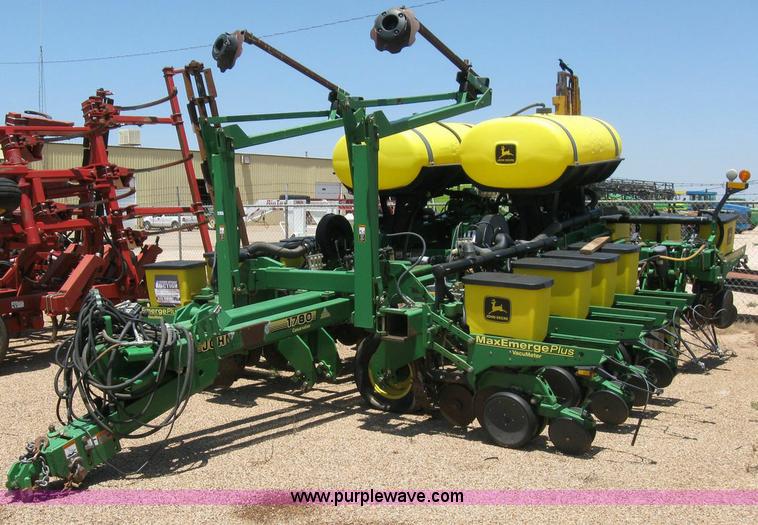 image for item 6807 1998 John Deere 1780 conservation planter