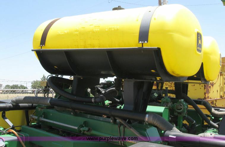 image for item 6807 1998 John Deere 1780 conservation planter