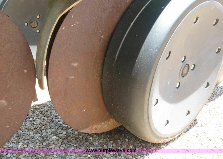 image for item 6807 1998 John Deere 1780 conservation planter