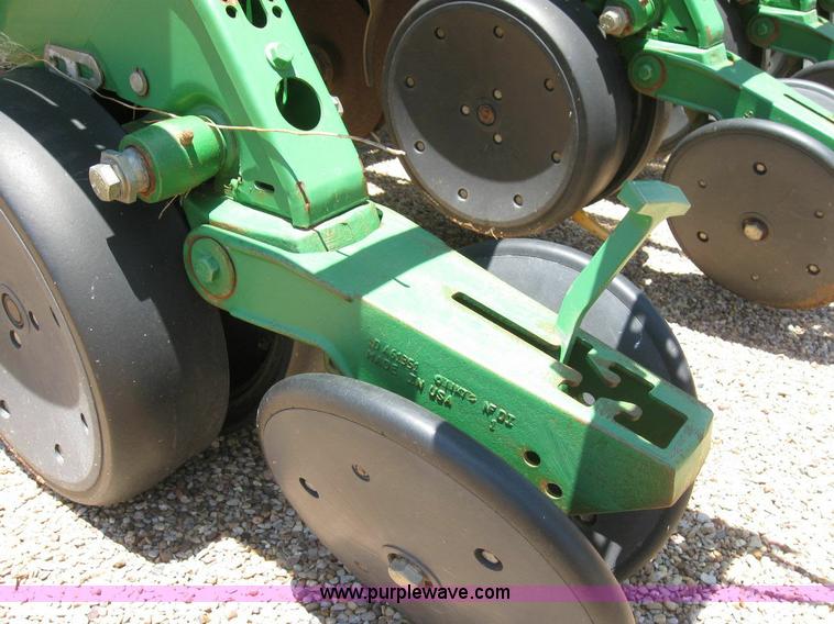 image for item 6807 1998 John Deere 1780 conservation planter