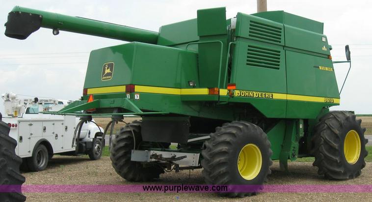 image for item 6875 1999 John Deere 9610 combine
