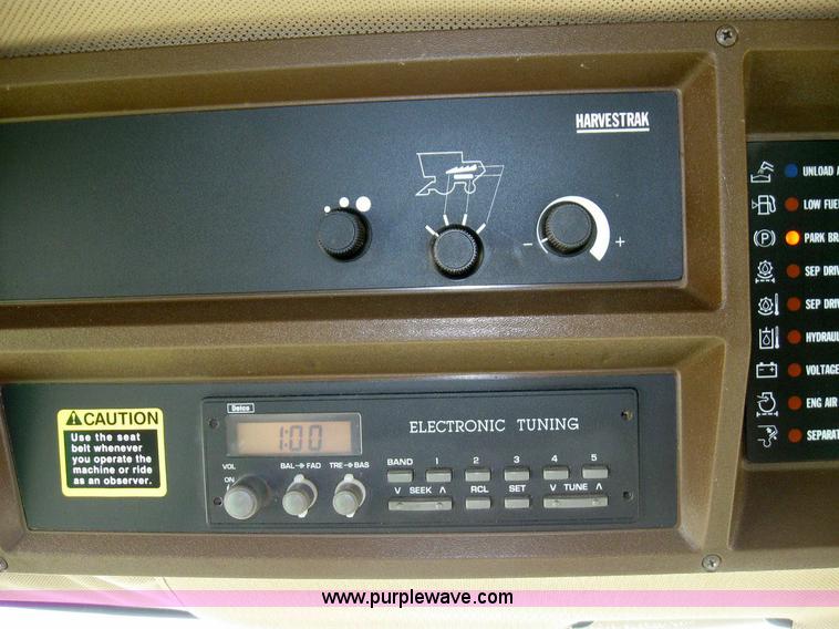 image for item 6875 1999 John Deere 9610 combine