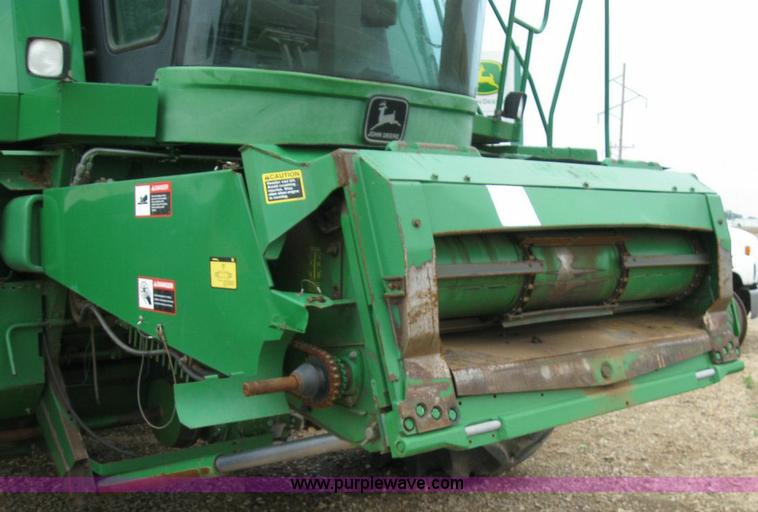 image for item 6875 1999 John Deere 9610 combine
