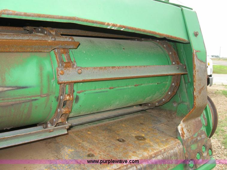 image for item 6875 1999 John Deere 9610 combine