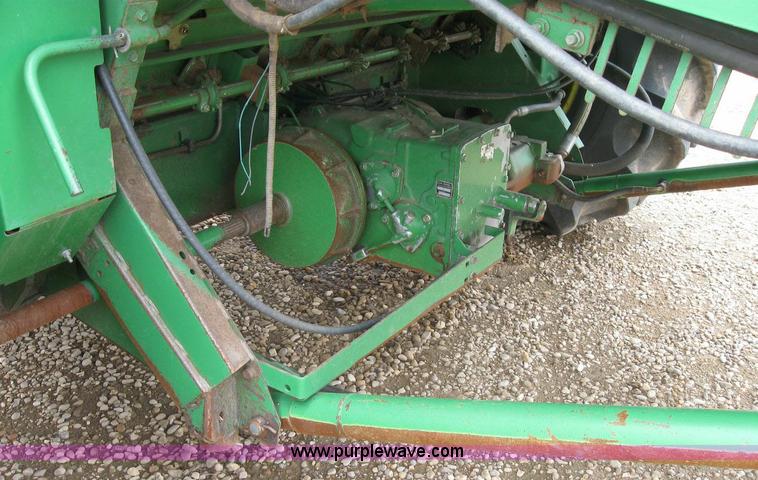 image for item 6875 1999 John Deere 9610 combine
