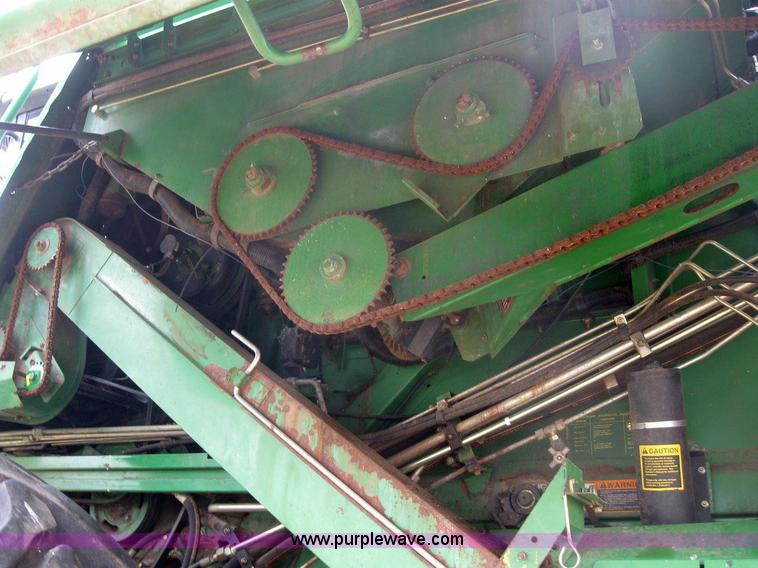image for item 6875 1999 John Deere 9610 combine