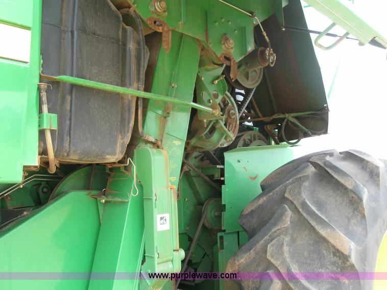 image for item 6875 1999 John Deere 9610 combine