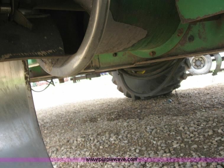 image for item 6875 1999 John Deere 9610 combine