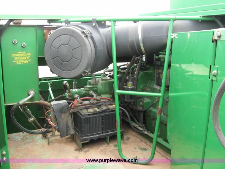 image for item 6875 1999 John Deere 9610 combine