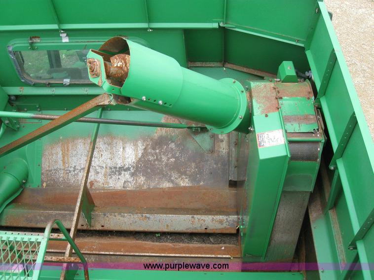 image for item 6875 1999 John Deere 9610 combine