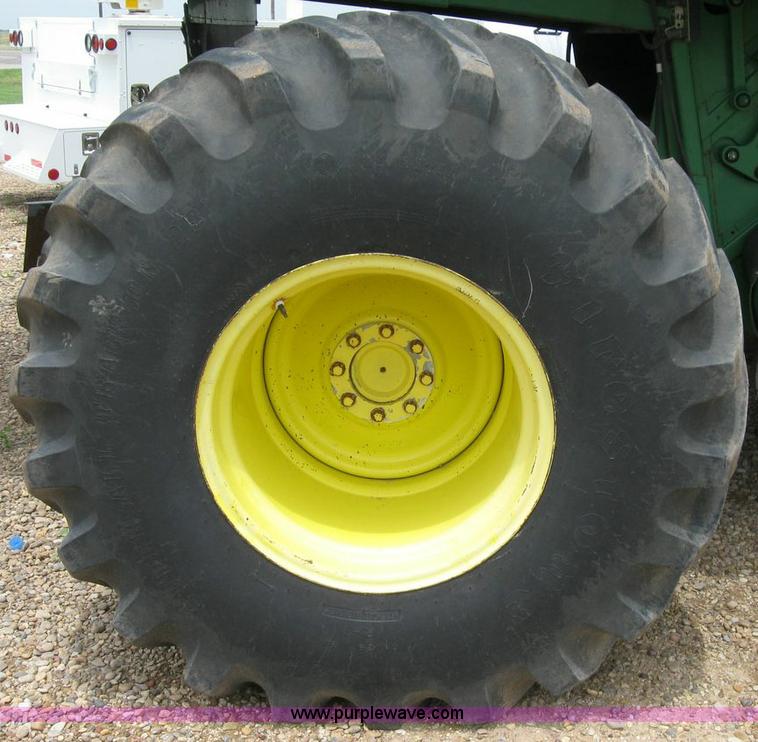 image for item 6875 1999 John Deere 9610 combine