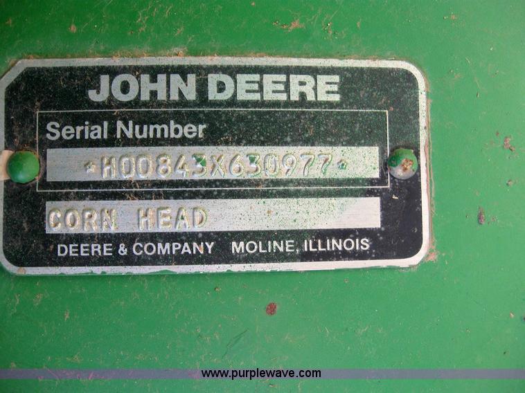 image for item 6878 John Deere 843 corn head