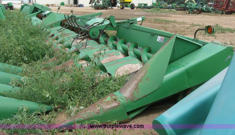 image for item 6879 John Deere 1243 corn head