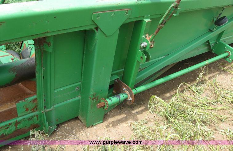 image for item 6879 John Deere 1243 corn head
