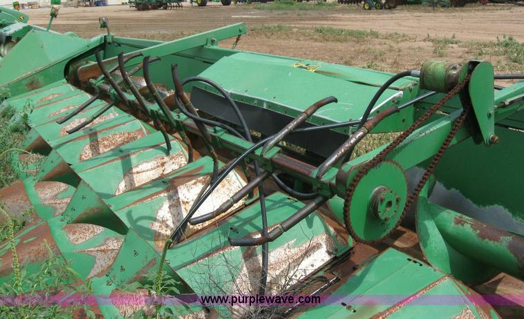 image for item 6879 John Deere 1243 corn head