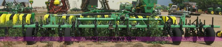 image for item 6881 Bigham Brothers S9570C strip till plow