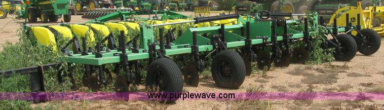 image for item 6881 Bigham Brothers S9570C strip till plow