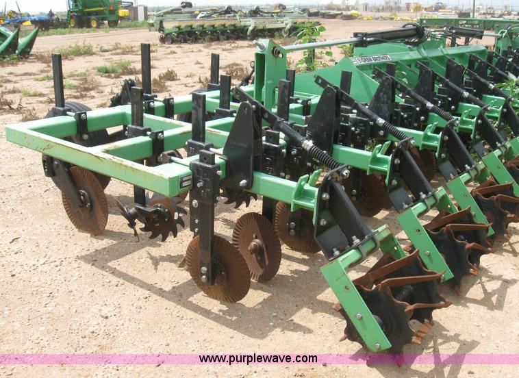 image for item 6881 Bigham Brothers S9570C strip till plow