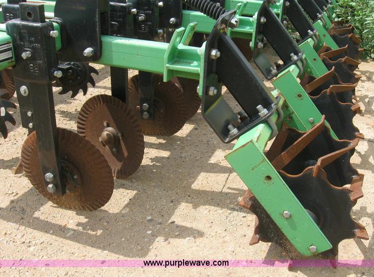 image for item 6881 Bigham Brothers S9570C strip till plow