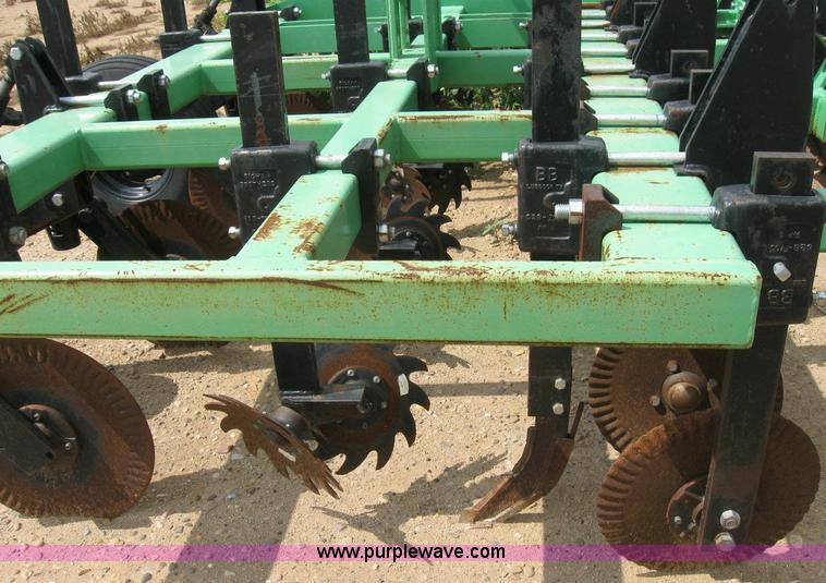 image for item 6881 Bigham Brothers S9570C strip till plow