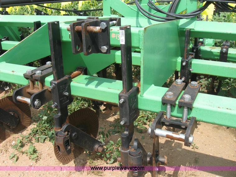 image for item 6881 Bigham Brothers S9570C strip till plow