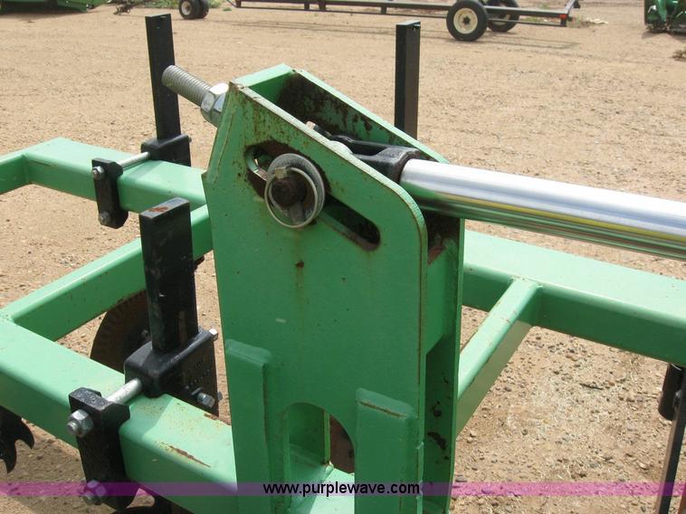 image for item 6881 Bigham Brothers S9570C strip till plow