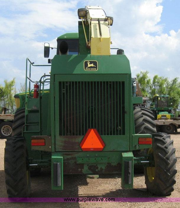 image for item 6883 1997 John Deere 6810 self-propelled forage harvester
