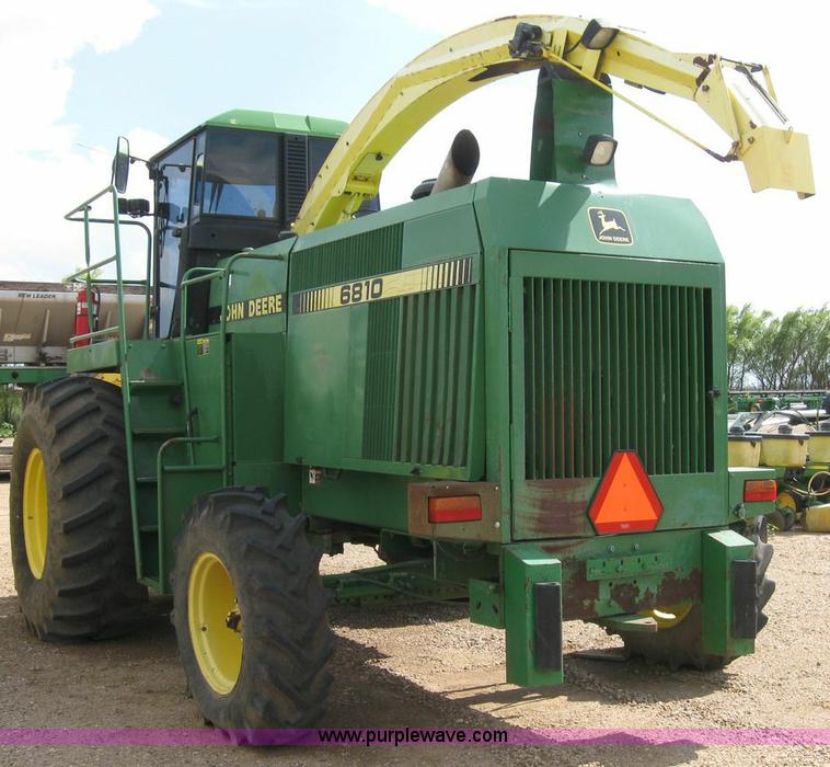 image for item 6883 1997 John Deere 6810 self-propelled forage harvester