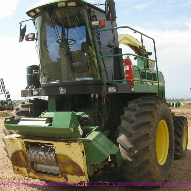 image for item 6883 1997 John Deere 6810 self-propelled forage harvester