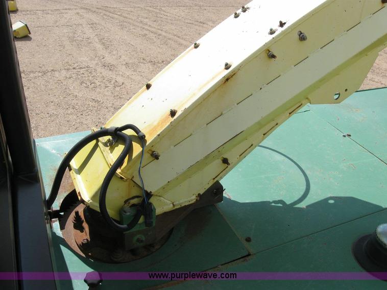 image for item 6883 1997 John Deere 6810 self-propelled forage harvester