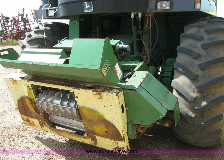 image for item 6883 1997 John Deere 6810 self-propelled forage harvester