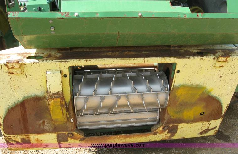 image for item 6883 1997 John Deere 6810 self-propelled forage harvester