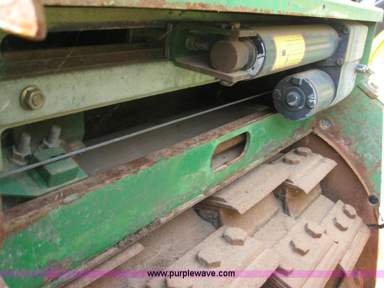 image for item 6883 1997 John Deere 6810 self-propelled forage harvester