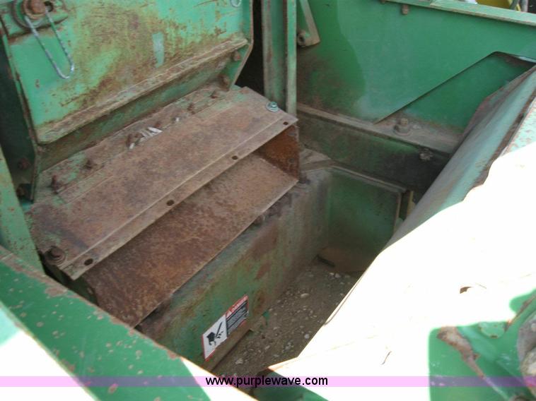 image for item 6883 1997 John Deere 6810 self-propelled forage harvester