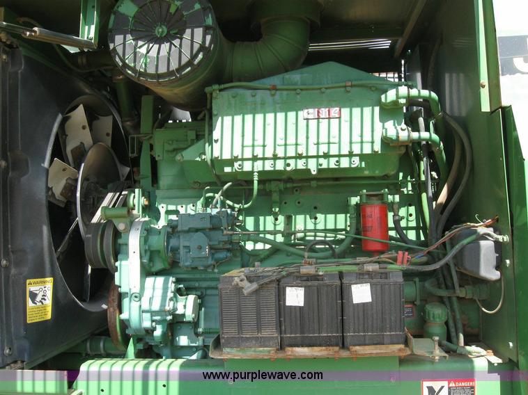 image for item 6883 1997 John Deere 6810 self-propelled forage harvester