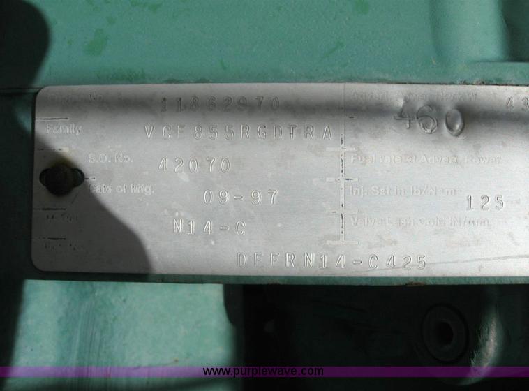 image for item 6883 1997 John Deere 6810 self-propelled forage harvester