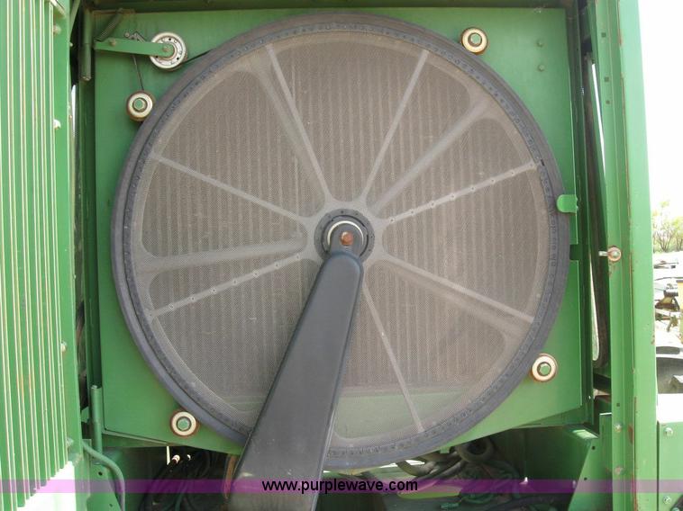 image for item 6883 1997 John Deere 6810 self-propelled forage harvester