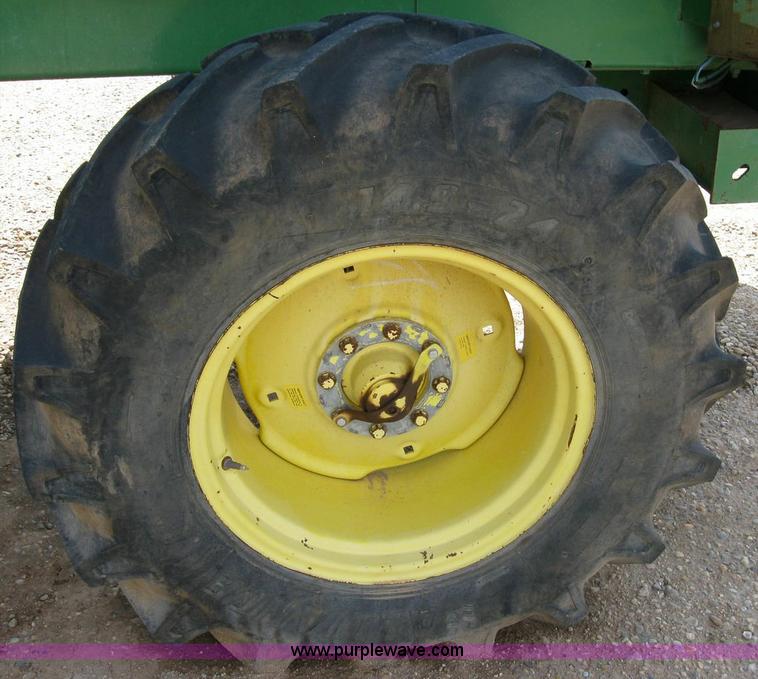 image for item 6883 1997 John Deere 6810 self-propelled forage harvester