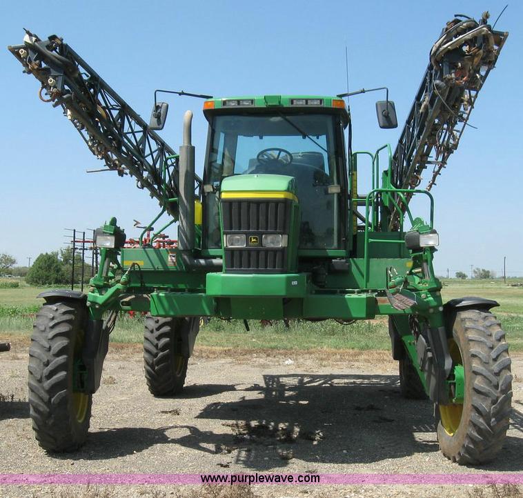image for item 6889 1999 John Deere 4700 self propelled sprayer