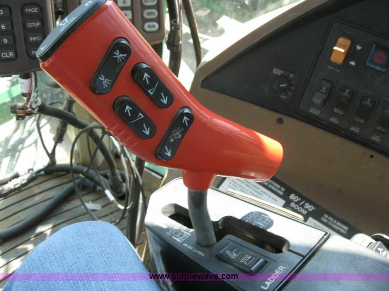 image for item 6889 1999 John Deere 4700 self propelled sprayer