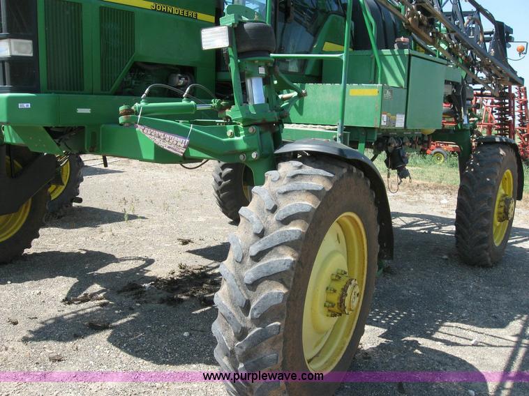 image for item 6889 1999 John Deere 4700 self propelled sprayer