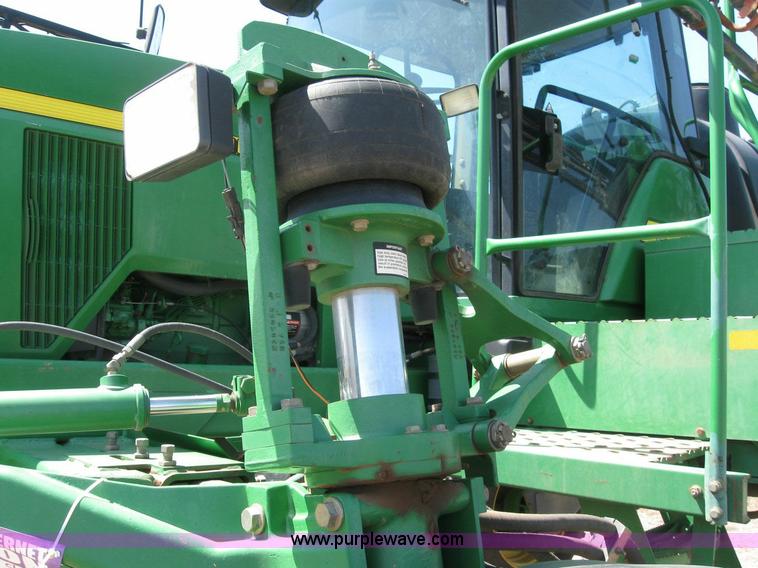 image for item 6889 1999 John Deere 4700 self propelled sprayer